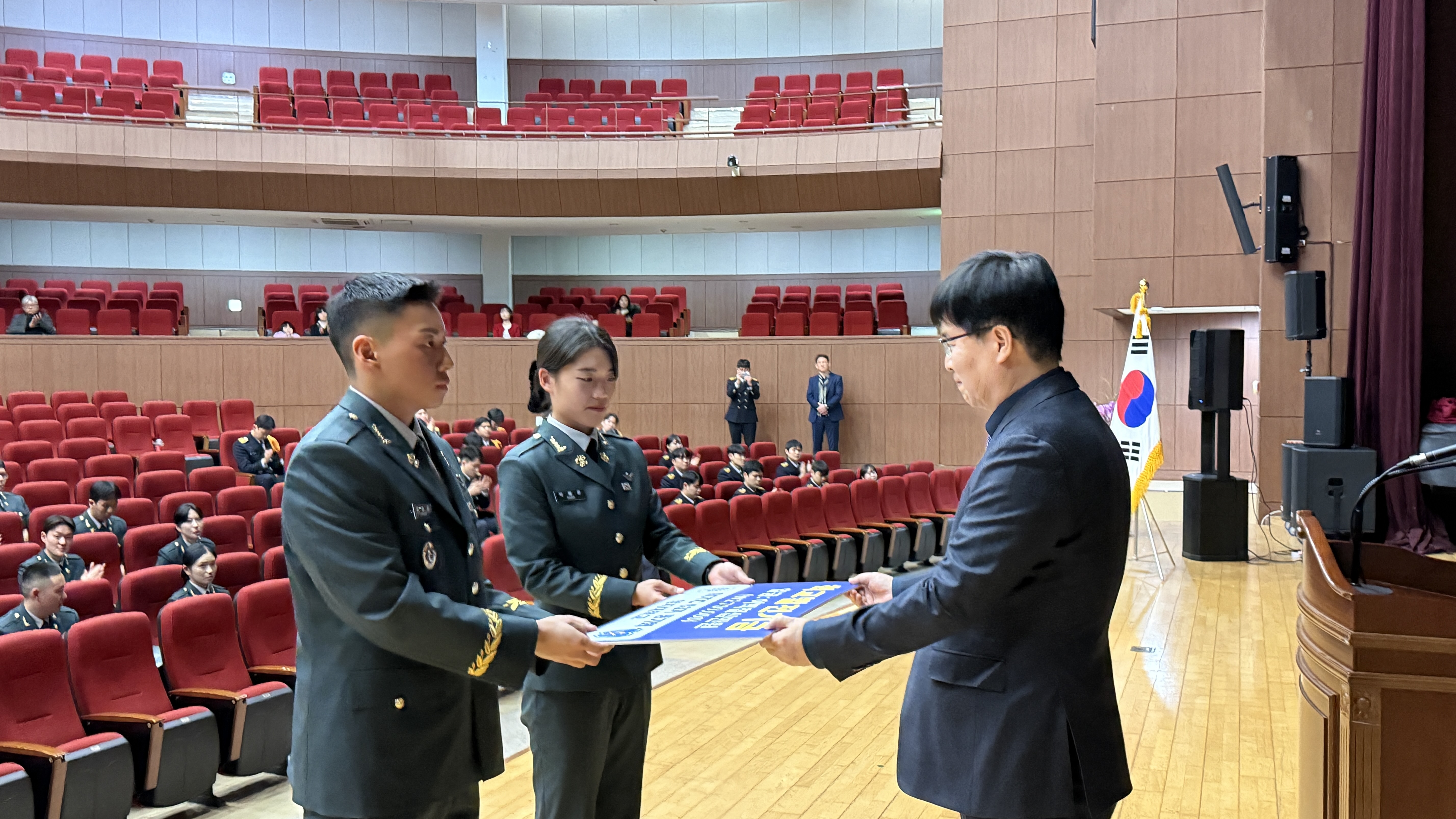 2025년 63기 임관식 및 승급입단식 6번째 첨부파일 이미지