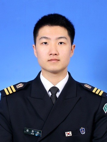 김민수 사진